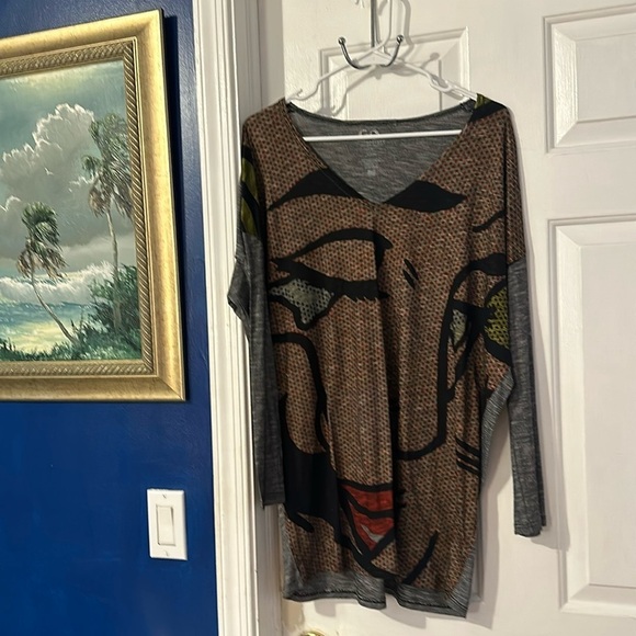 Women’s Go Couture Long-Sleeve Loose Casual Boho Graphic Top Size Small - Picture 1 of 8